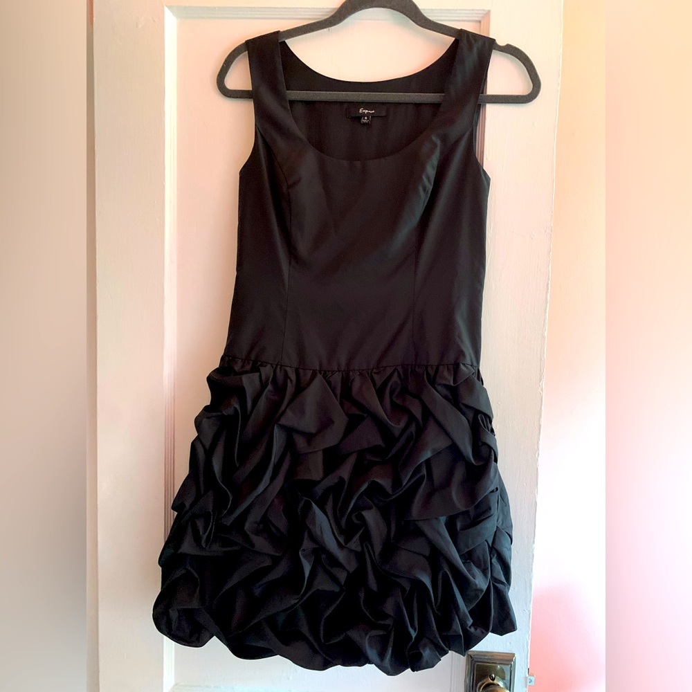 Express size 6 black bubble ruffle hem dress